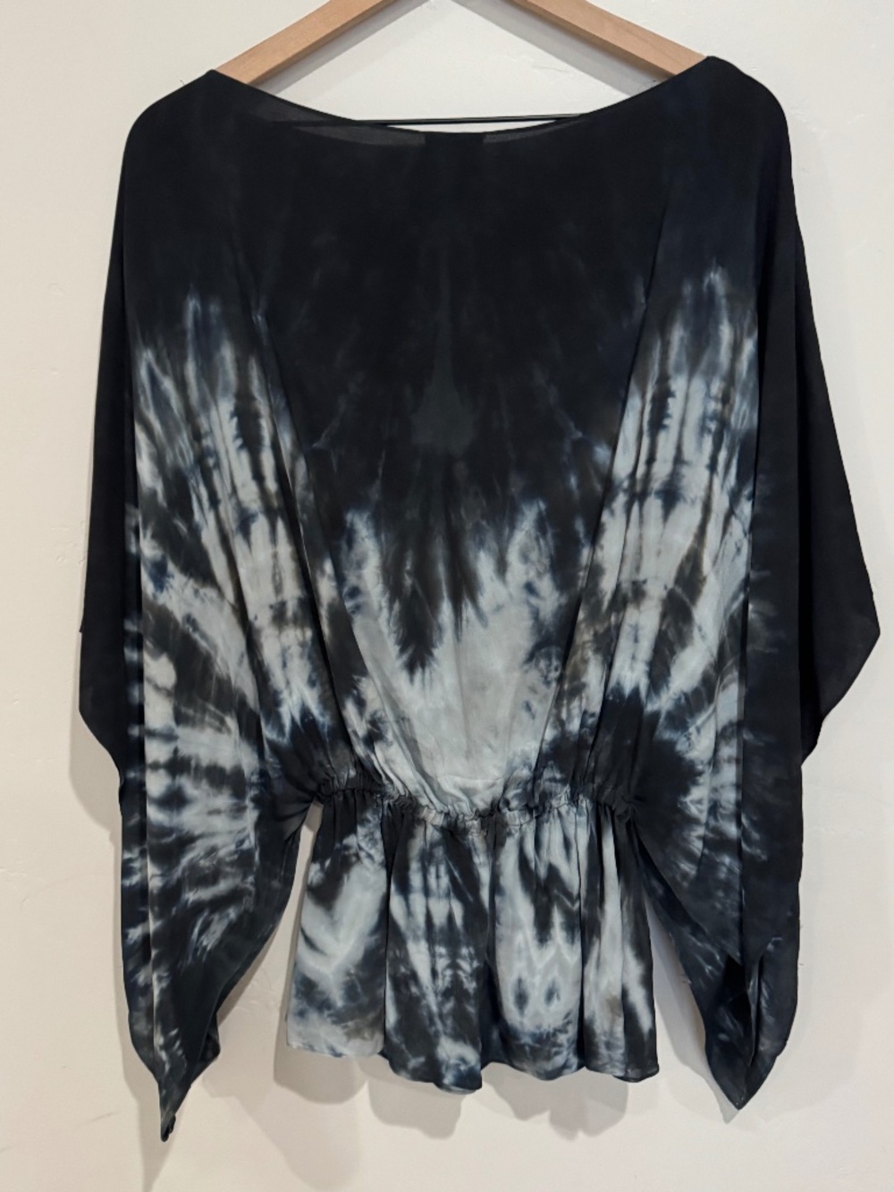 Sen 100% Silk Black & Gray Tie-Dye Top Size S Bat Wing Wide Sleeve Cinched Waist - Picture 3 of 5